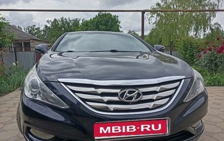 Hyundai Sonata VI, 2012 год, 1 300 000 рублей, 1 фотография