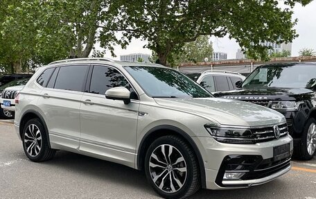 Volkswagen Tiguan II, 2019 год, 2 670 000 рублей, 3 фотография