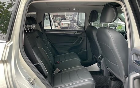 Volkswagen Tiguan II, 2019 год, 2 670 000 рублей, 17 фотография