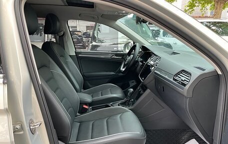 Volkswagen Tiguan II, 2019 год, 2 670 000 рублей, 21 фотография