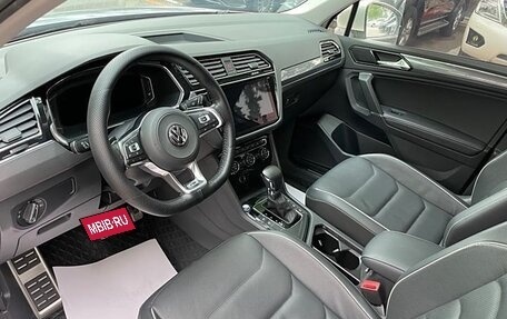 Volkswagen Tiguan II, 2019 год, 2 670 000 рублей, 23 фотография