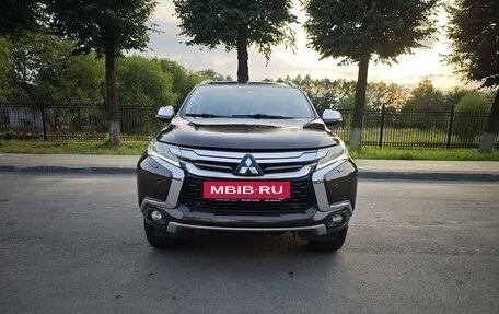 Mitsubishi Pajero Sport III рестайлинг, 2018 год, 3 500 000 рублей, 2 фотография