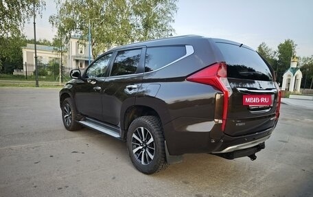 Mitsubishi Pajero Sport III рестайлинг, 2018 год, 3 500 000 рублей, 4 фотография