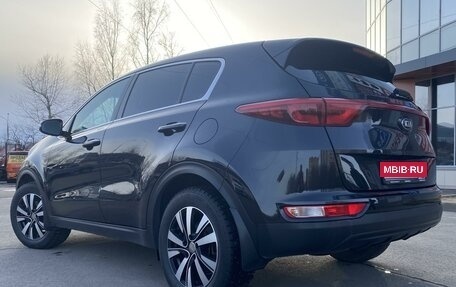 KIA Sportage IV рестайлинг, 2018 год, 2 300 000 рублей, 5 фотография