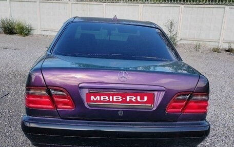 Mercedes-Benz E-Класс, 1999 год, 550 000 рублей, 5 фотография