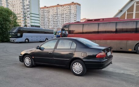 Toyota Avensis III рестайлинг, 2002 год, 395 000 рублей, 5 фотография