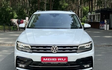 Volkswagen Tiguan II, 2019 год, 3 950 000 рублей, 2 фотография