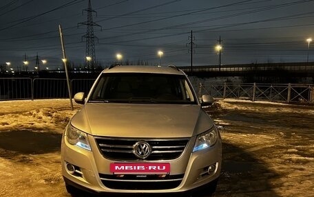 Volkswagen Tiguan I, 2009 год, 819 000 рублей, 2 фотография