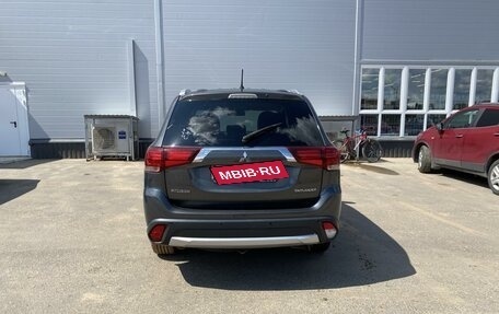 Mitsubishi Outlander III рестайлинг 3, 2015 год, 2 149 999 рублей, 7 фотография