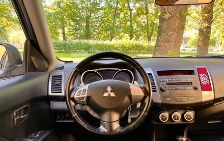 Mitsubishi Outlander III рестайлинг 3, 2008 год, 1 250 000 рублей, 9 фотография