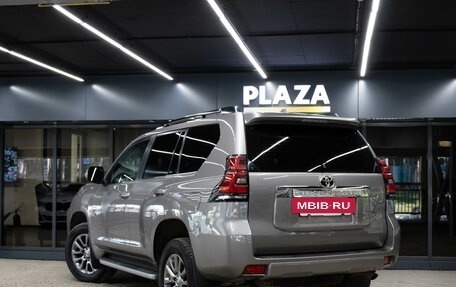 Toyota Land Cruiser Prado 150 рестайлинг 2, 2018 год, 5 299 000 рублей, 3 фотография