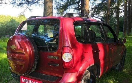 Chevrolet Niva I рестайлинг, 2009 год, 585 000 рублей, 4 фотография