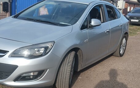 Opel Astra J, 2013 год, 1 070 000 рублей, 11 фотография