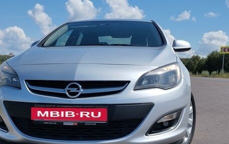 Opel Astra J, 2013 год, 1 070 000 рублей, 2 фотография