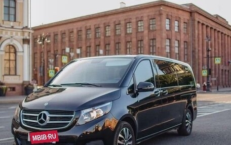 Mercedes-Benz V-Класс, 2018 год, 4 600 000 рублей, 2 фотография