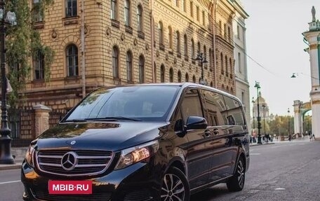 Mercedes-Benz V-Класс, 2018 год, 4 600 000 рублей, 6 фотография