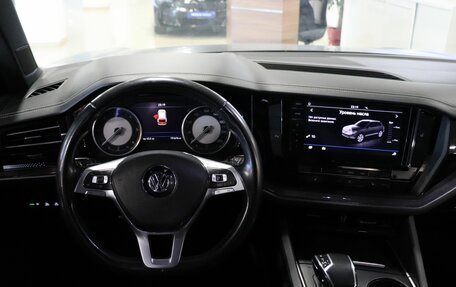 Volkswagen Touareg III, 2018 год, 4 820 000 рублей, 16 фотография