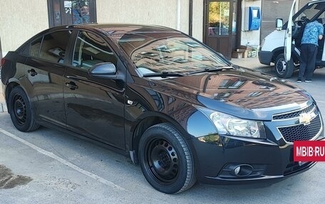 Chevrolet Cruze II, 2010 год, 900 000 рублей, 3 фотография