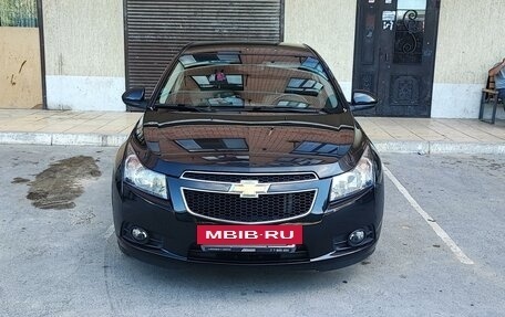 Chevrolet Cruze II, 2010 год, 900 000 рублей, 2 фотография