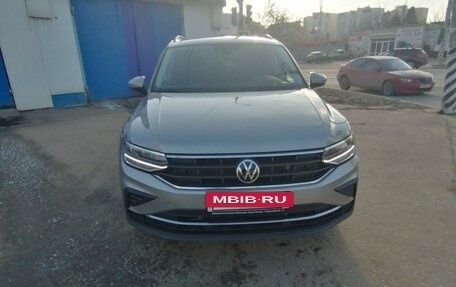 Volkswagen Tiguan II, 2021 год, 4 450 000 рублей, 4 фотография