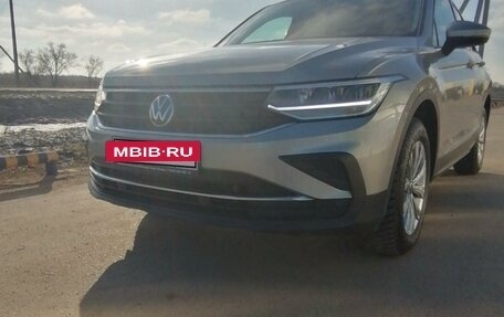 Volkswagen Tiguan II, 2021 год, 4 450 000 рублей, 2 фотография