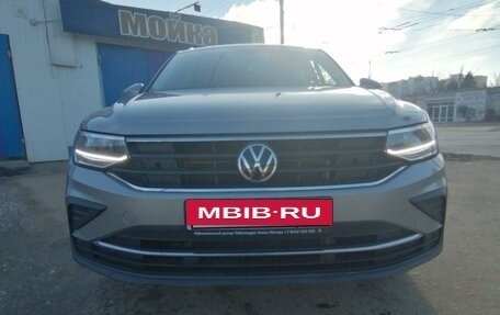 Volkswagen Tiguan II, 2021 год, 4 450 000 рублей, 5 фотография