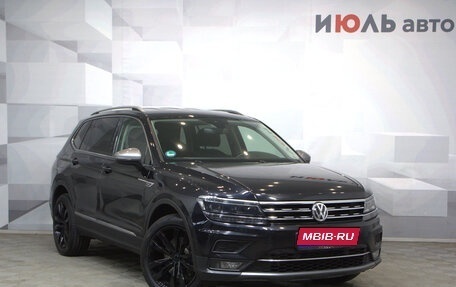 Volkswagen Tiguan II, 2019 год, 3 800 000 рублей, 4 фотография