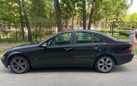 Mercedes-Benz C-Класс, 2003 год, 680 000 рублей, 4 фотография