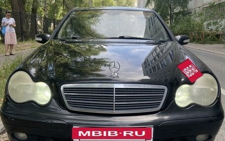 Mercedes-Benz C-Класс, 2003 год, 680 000 рублей, 3 фотография