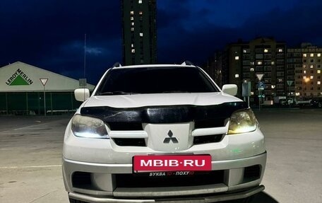 Mitsubishi Outlander III рестайлинг 3, 2003 год, 700 000 рублей, 3 фотография