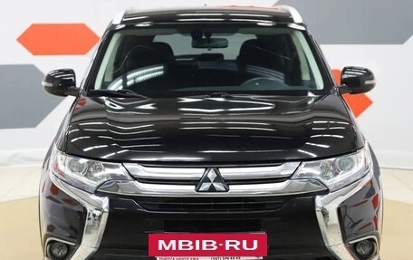 Mitsubishi Outlander III рестайлинг 3, 2018 год, 2 300 000 рублей, 2 фотография