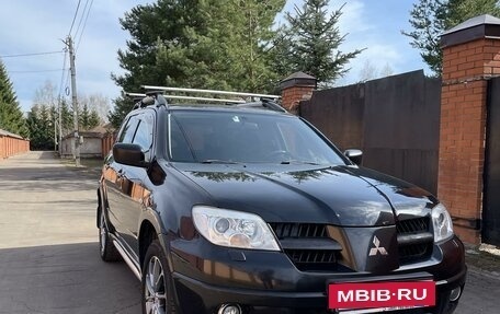 Mitsubishi Outlander III рестайлинг 3, 2006 год, 750 000 рублей, 2 фотография