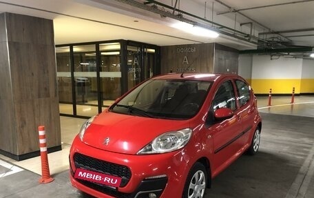 Peugeot 107 I рестайлинг, 2012 год, 550 000 рублей, 2 фотография