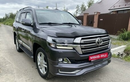 Toyota Land Cruiser 200, 2015 год, 5 050 000 рублей, 2 фотография