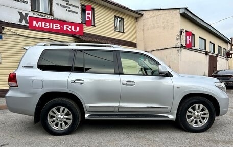 Toyota Land Cruiser 200, 2011 год, 2 980 000 рублей, 7 фотография