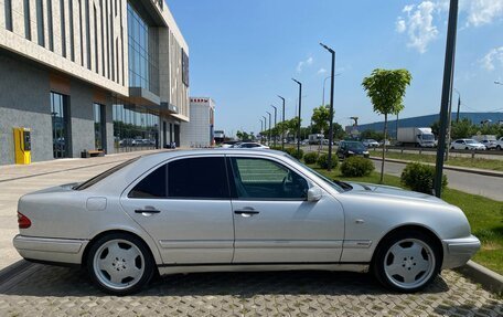 Mercedes-Benz E-Класс, 1997 год, 515 000 рублей, 2 фотография