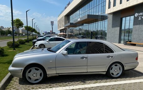 Mercedes-Benz E-Класс, 1997 год, 515 000 рублей, 3 фотография