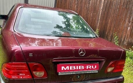 Mercedes-Benz E-Класс, 1996 год, 400 000 рублей, 4 фотография