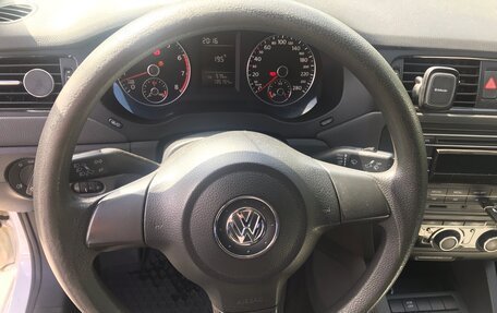 Volkswagen Jetta VI, 2013 год, 1 150 000 рублей, 21 фотография