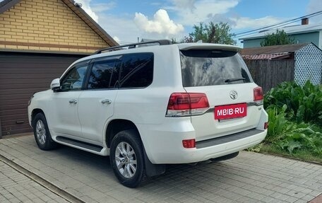 Toyota Land Cruiser 200, 2019 год, 8 000 000 рублей, 3 фотография