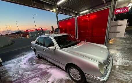 Mercedes-Benz E-Класс, 1996 год, 275 000 рублей, 1 фотография