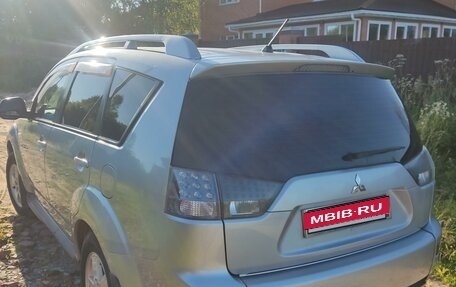 Mitsubishi Outlander III рестайлинг 3, 2008 год, 1 300 000 рублей, 16 фотография