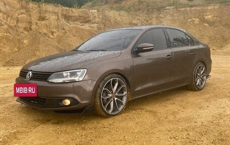 Volkswagen Jetta VI, 2013 год, 1 400 000 рублей, 3 фотография