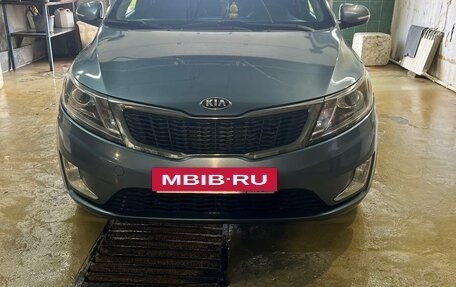 KIA Rio III рестайлинг, 2013 год, 1 200 000 рублей, 2 фотография