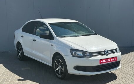 Volkswagen Polo VI (EU Market), 2011 год, 695 000 рублей, 1 фотография