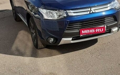 Mitsubishi Outlander III рестайлинг 3, 2014 год, 1 850 000 рублей, 3 фотография