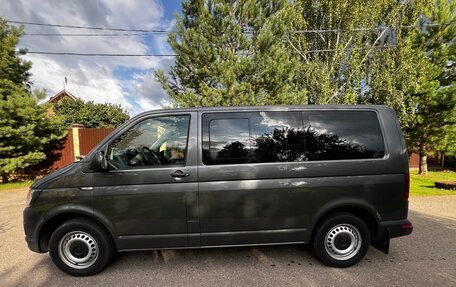 Volkswagen Caravelle T5, 2015 год, 3 000 000 рублей, 3 фотография