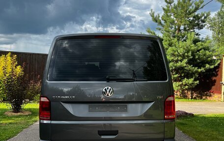 Volkswagen Caravelle T5, 2015 год, 3 000 000 рублей, 2 фотография