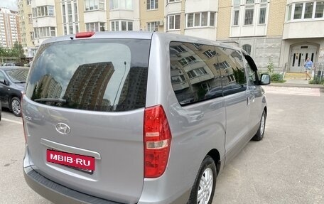 Hyundai H-1 II рестайлинг, 2016 год, 2 365 000 рублей, 12 фотография