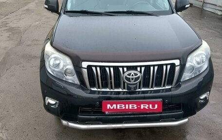 Toyota Land Cruiser Prado 150 рестайлинг 2, 2010 год, 2 650 000 рублей, 2 фотография